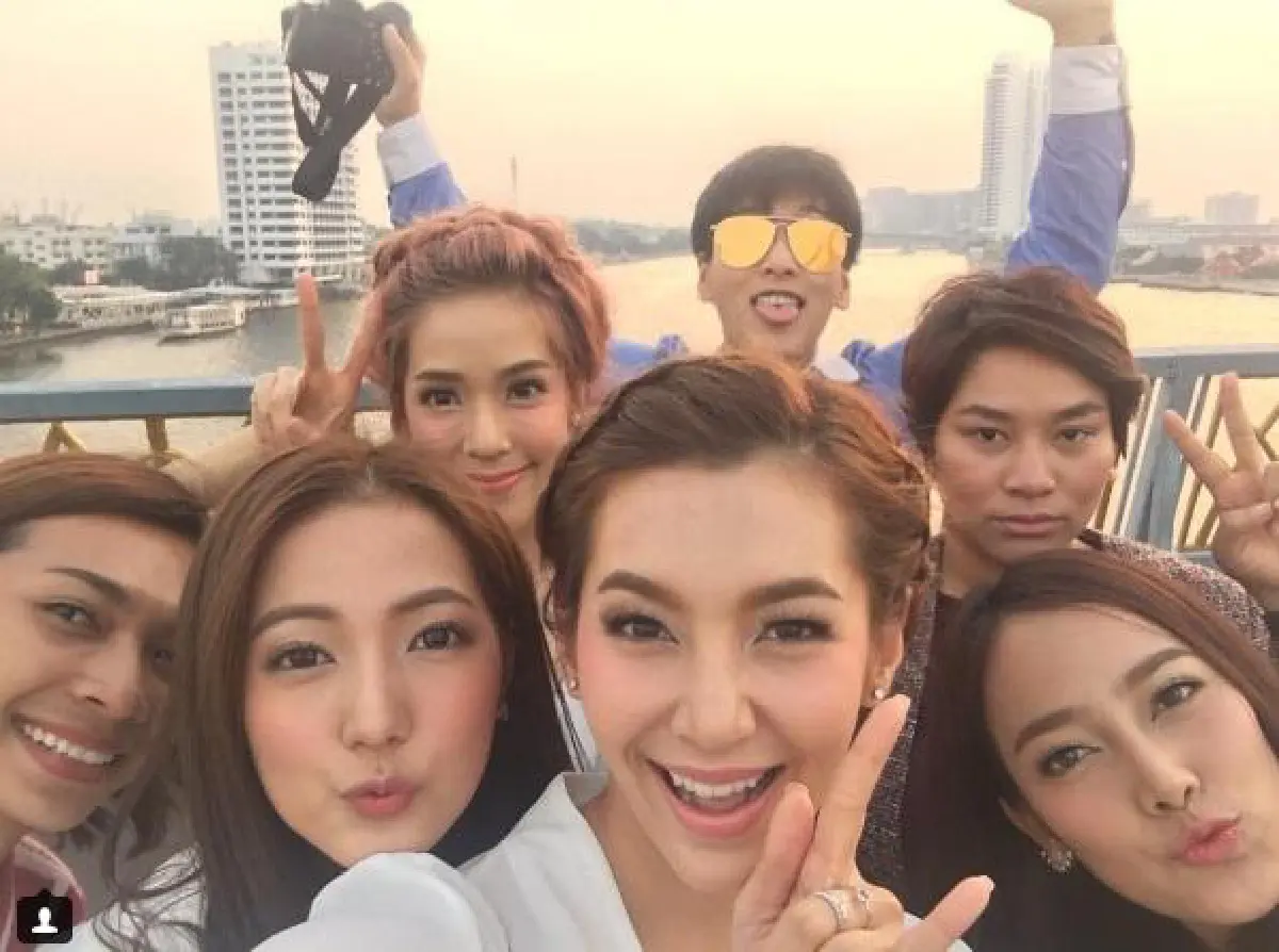 เอก เด็กวัด100ล้าน คุกเข่าขอ โบ นางเอกช่อง7 แต่งงานแล้ว!