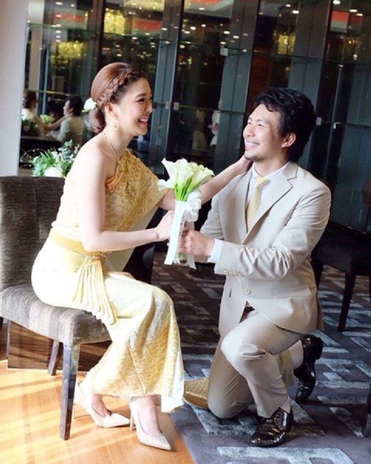 พรีเวดดิ้งแสนเก๋! หญิงแย้-หมอนพรัตน์ เจ้าสาวอยู่บนเตียงผ่าตัด