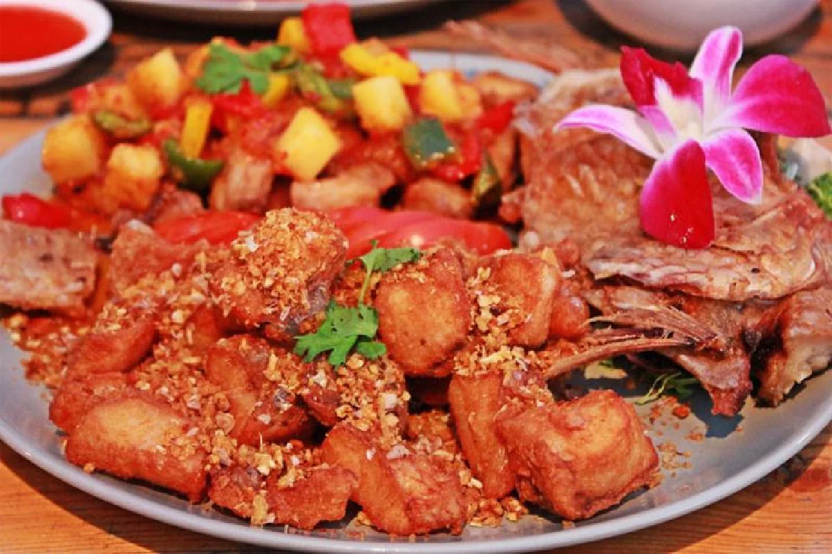 ร้านบ้านเคียงน้ำ อาหารอร่อยเคียงเจ้าพระยา