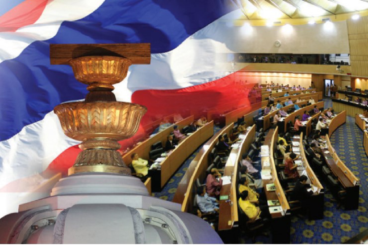 กรธ.ปรับแก้ร่างรัฐธรรมนูญ ดีกว่าเดินหน้าลุยไฟ กรธ.ปรับแก้ร่างรัฐธรรมนูญ ดีกว่าเดินหน้าลุยไฟ