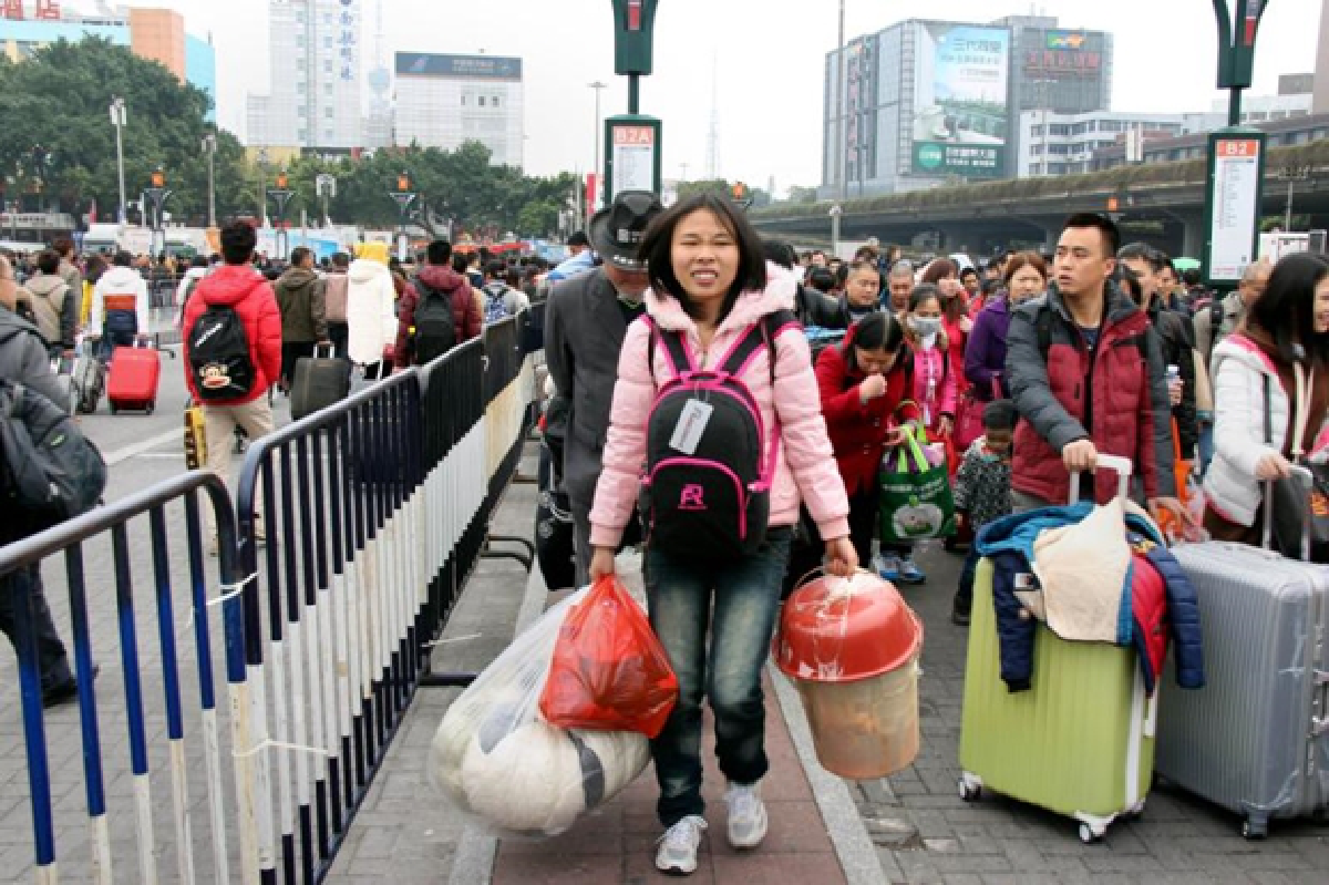 China: Millions struggle to get home for the Lunar New Year