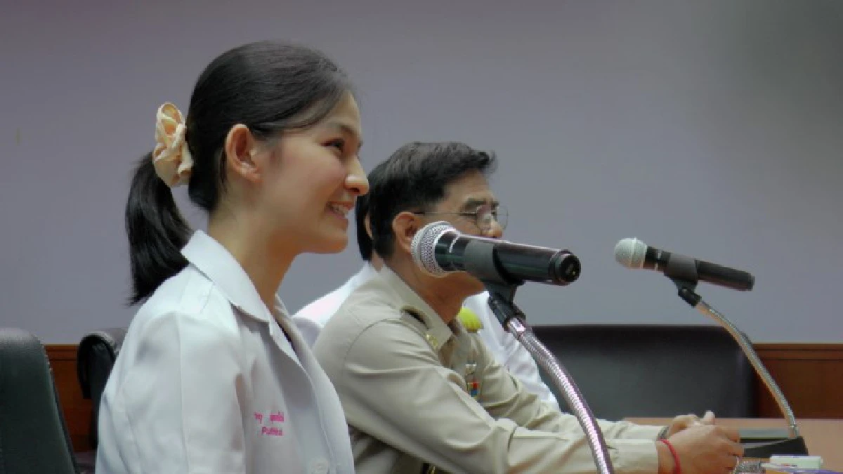 เผยโฉม "หมอทราย" จอดรถช่วยคนเจ็บกลางถนน