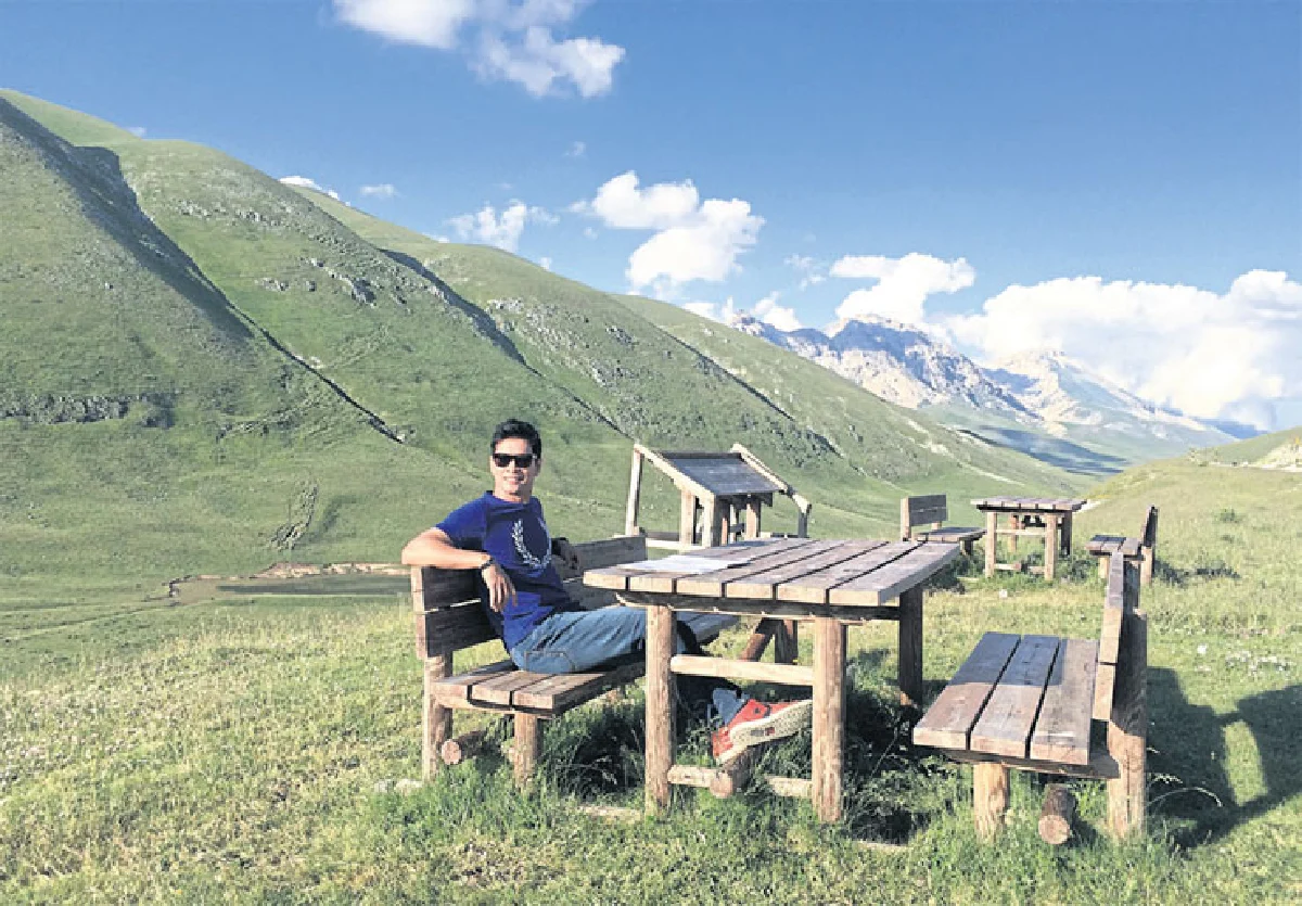 ชายข้ามแดน คงกะพัน แสงสุริยะ