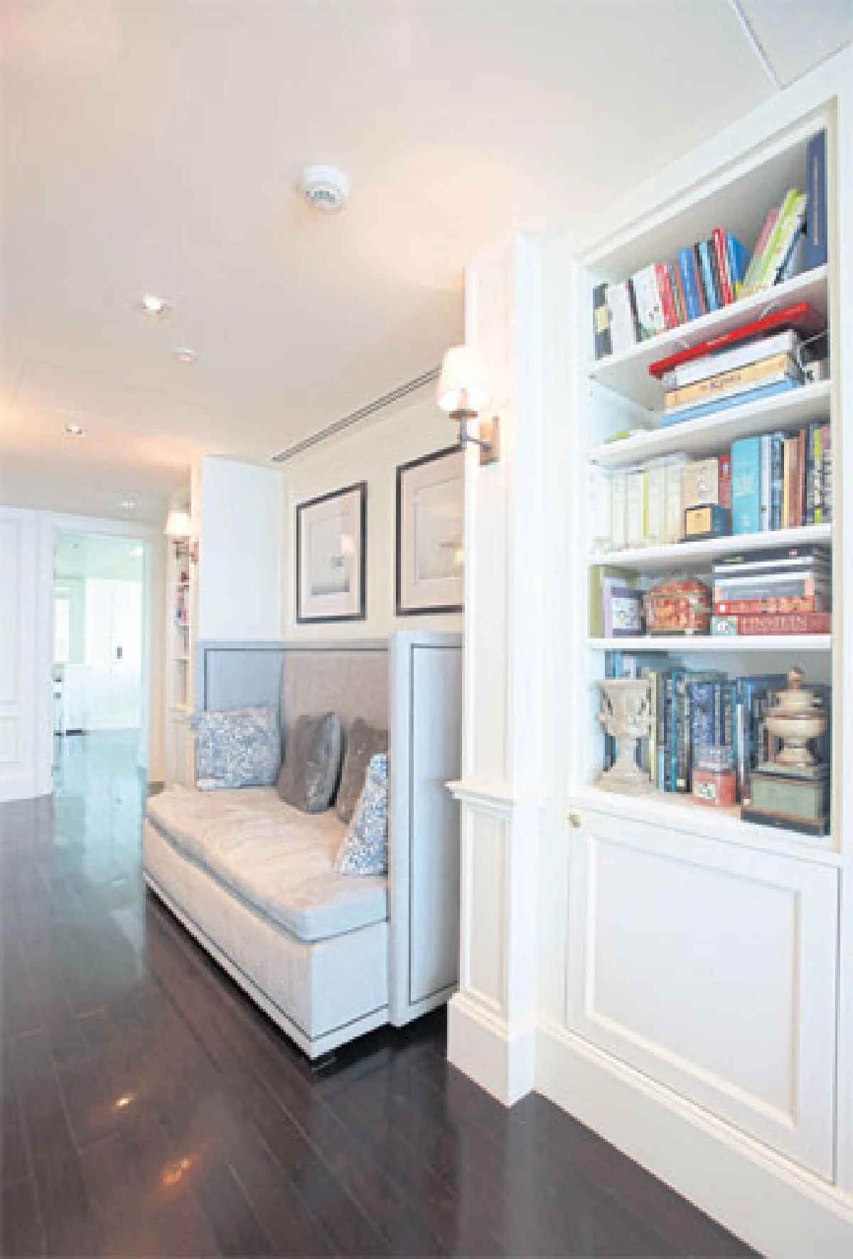 ประภาวรรณ นวฤทธิ์โลหะ คอนโดหรูสไตล์โมเดิร์นลารีคอนเทมโพรารี