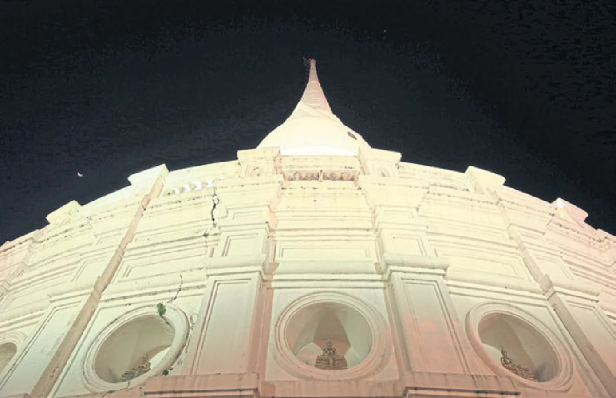 แสงสว่าง ที่กลางใจ