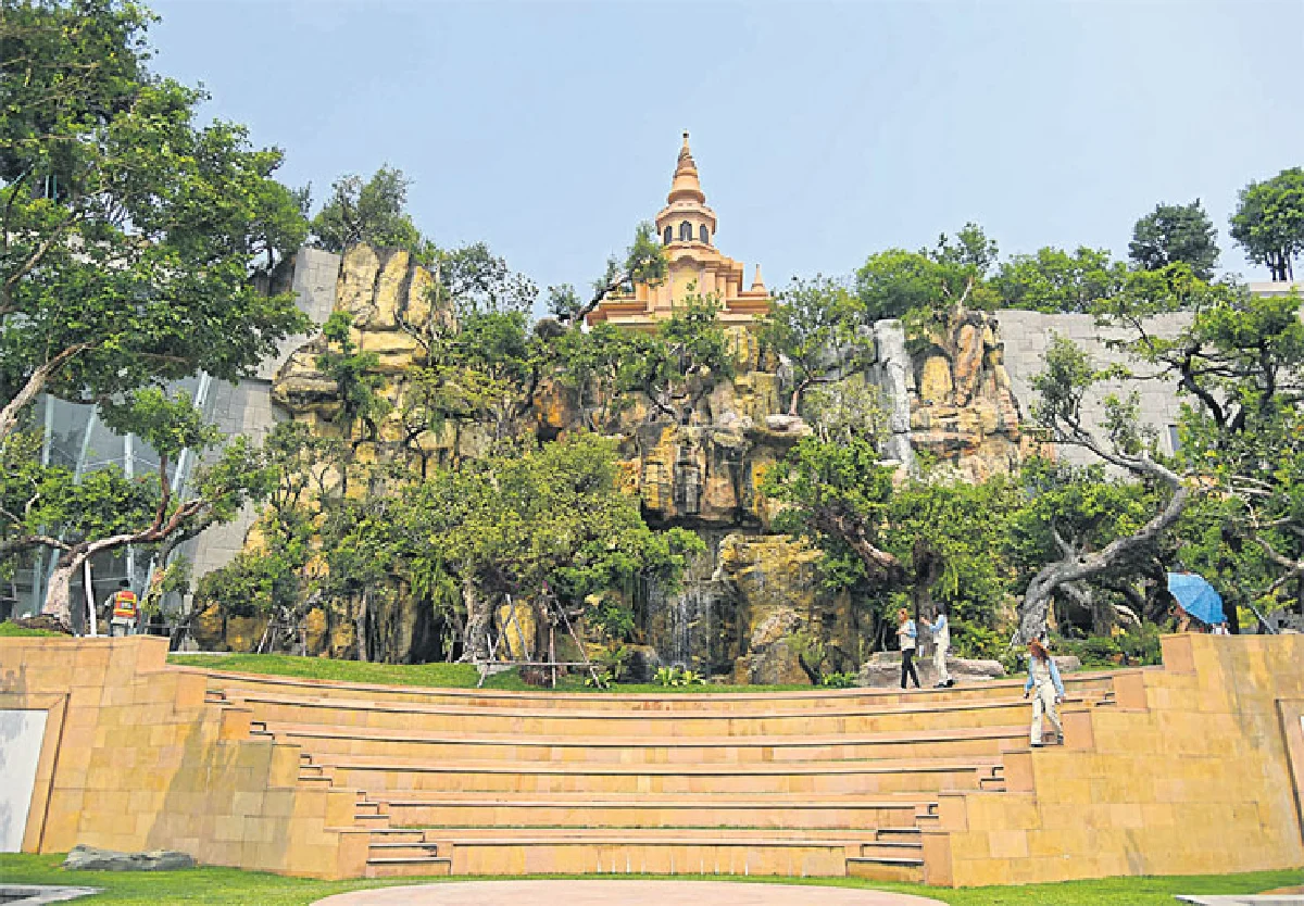 อมตะคาสเซิล เสพศิลป์อินปราสาท