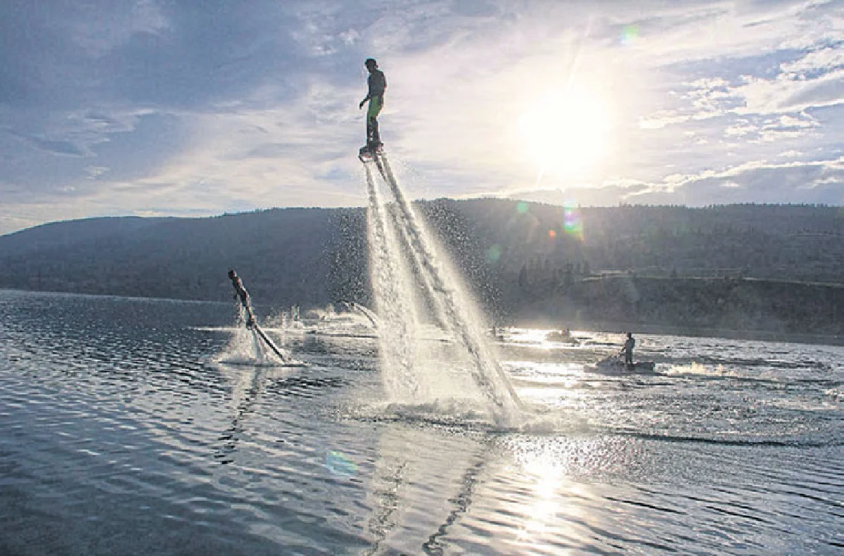 ฟลายบอร์ดผาดโผนโดนใจคอเอ็กซ์ตรีม