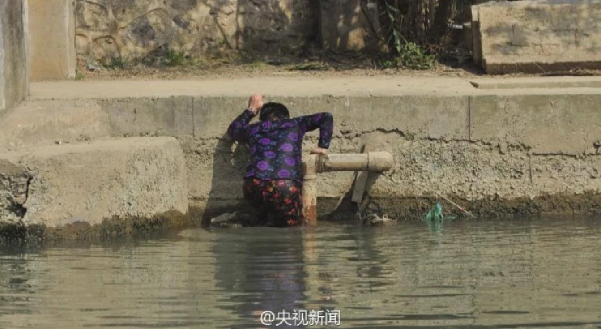 ทำดีไม่เอาหน้า!คุณป้าจีนโดดน้ำช่วยเด็ก ก่อนจากไป-ไม่ขอออกสื่อ