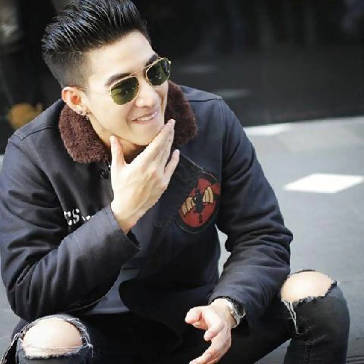 ฟินหนักมาก! แพท กอดหมวกกันน็อคของขวัญจาก โตโน่