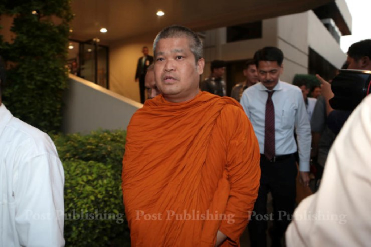 ตร.จ่อออกหมายเรียก "พระเมธีฯ" ทราบข้อหาละเมิดกฎหมายชุมนุม ตร.จ่อออกหมายเรียก "พระเมธีฯ" ทราบข้อหาละเมิดกฎหมายชุมนุม
