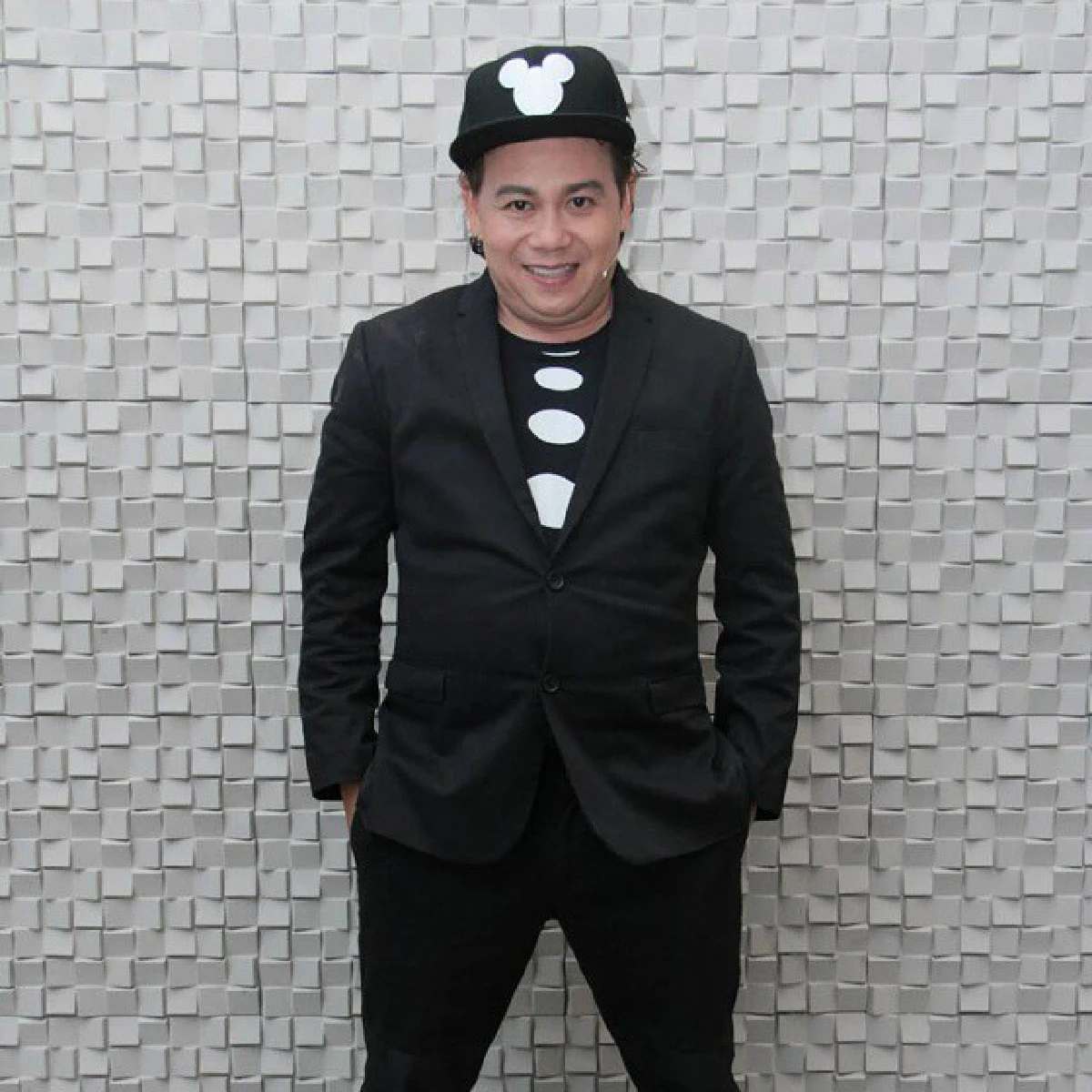 เสนาหอย ลั่นถ้า อุ้ม ลักขณา รับรักจะสักชื่อที่ซิกแพค