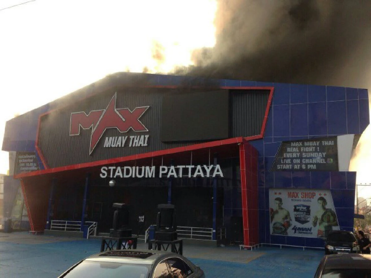 ไฟไหม้สนาม "แม็กซ์มวยไทยพัทยา" เสียหายหนัก