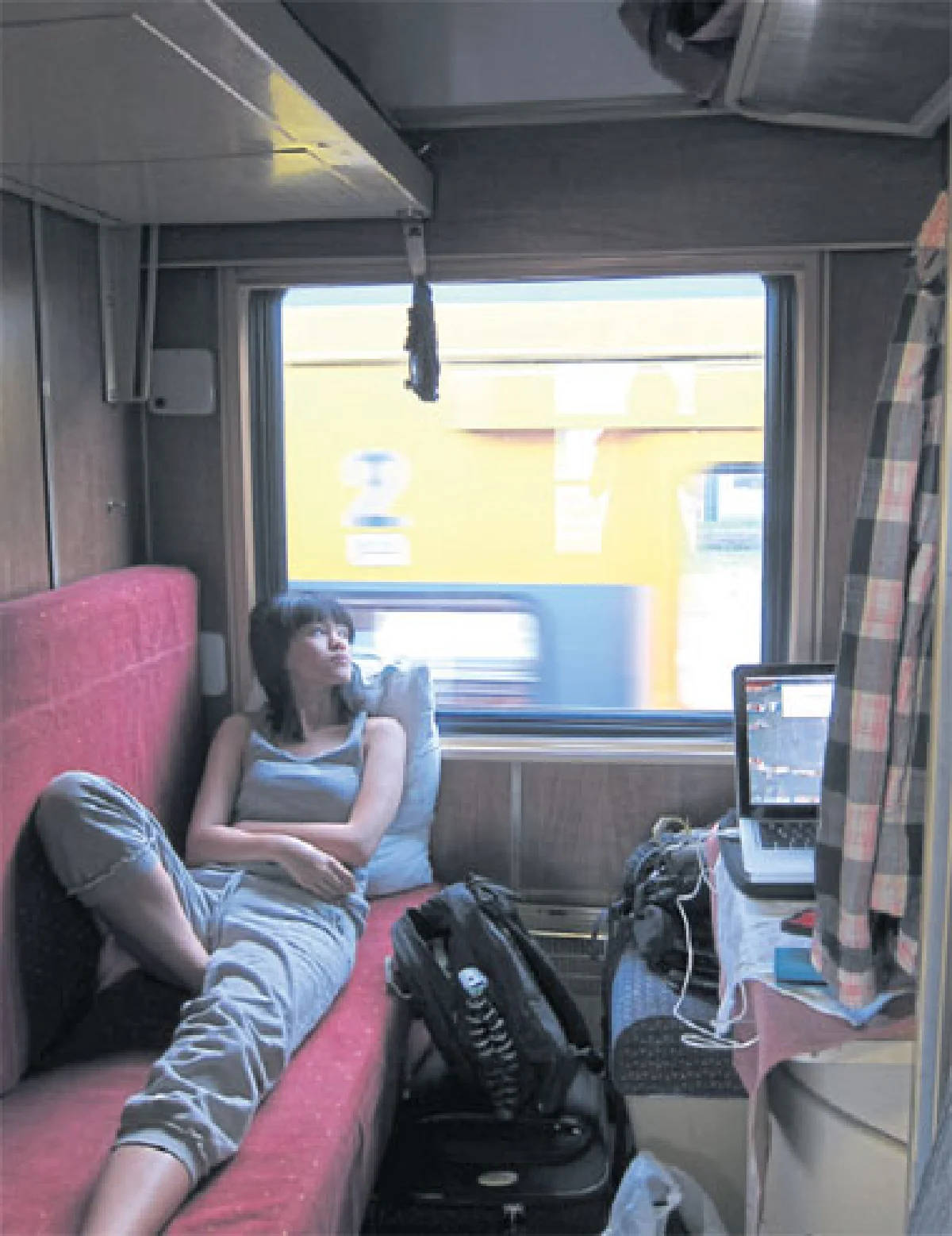 การเดินทางของเธอและเธอ แวววรรณ-วรรณแวว หงษ์วิวัฒน์