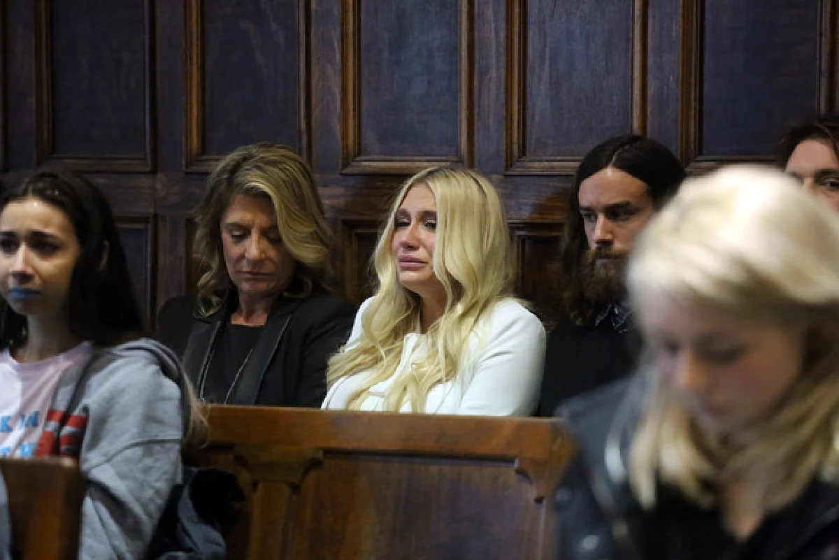 แห่ให้กำลังใจ! Kesha หลังแพ้คดีขอยกเลิกสัญญาเพราะโดนข่มขืน