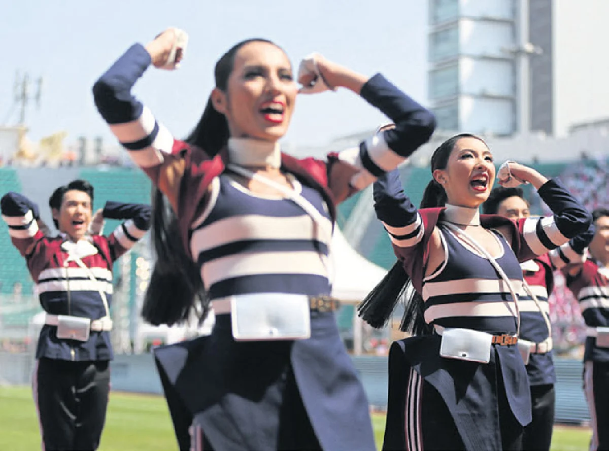 ทหารบุก! ทีมเชียร์ลีดเดอร์