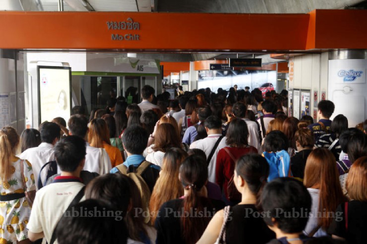 จุดสับรางรถไฟฟ้าบีทีเอสขัดข้องผู้โดยสารรอคิวแน่น จุดสับรางรถไฟฟ้าบีทีเอสขัดข้องผู้โดยสารรอคิวแน่น
