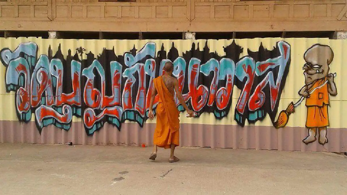 เจ๋ง!หลวงพี่กราฟฟิตี สร้างสรรค์กำเเพงวัดสุดเท่