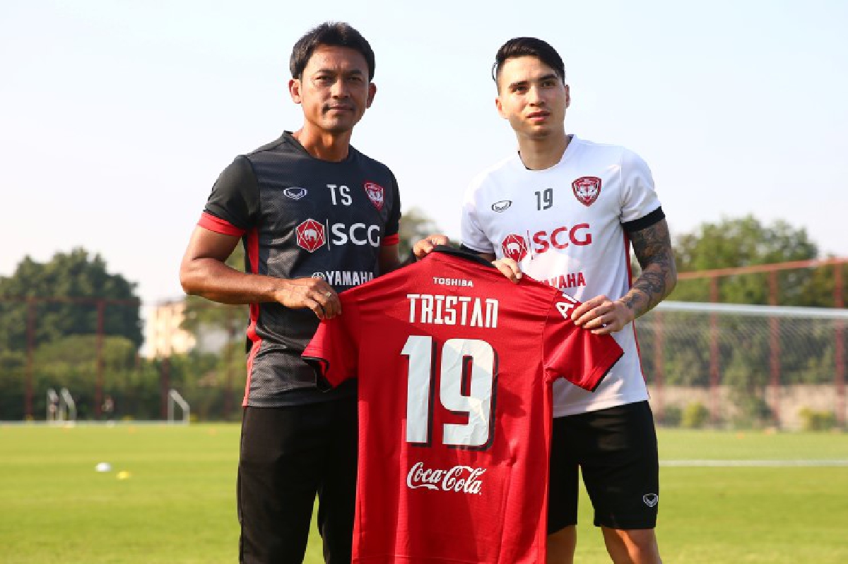 ตามคาด "โด"ซบเมืองทอง ตามคาด "โด"ซบเมืองทอง