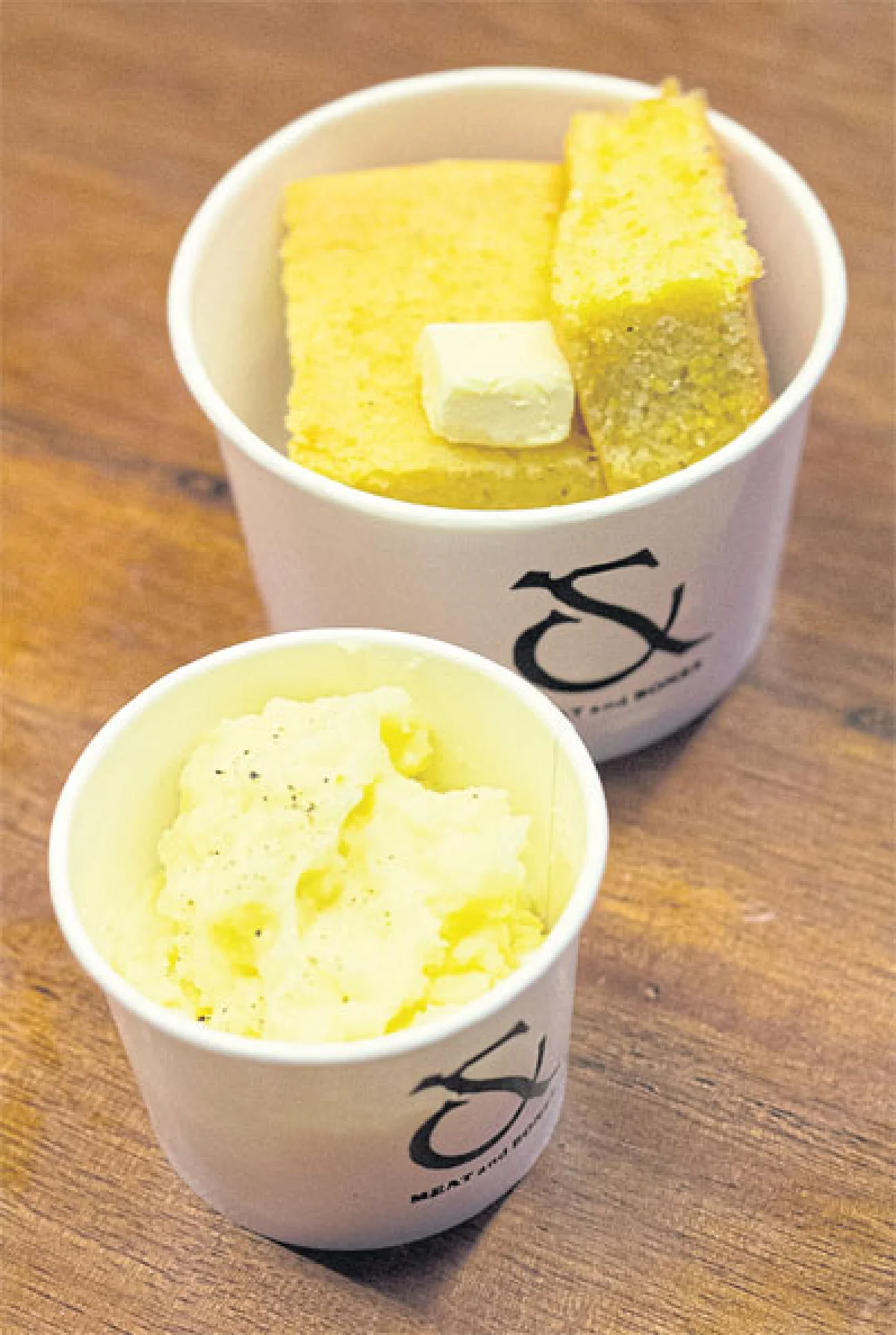 มีท & โบนส์ บาร์บีคิวต้นตำรับจากเทกซัส