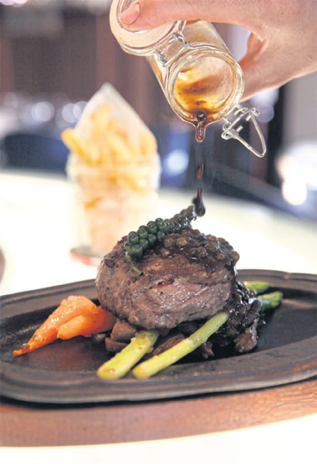 ดื่มกินเคล้าบรรยากาศดีๆ ที่ บลู สกาย โฉมใหม่