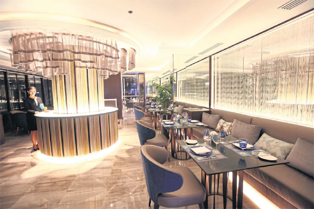 ดื่มกินเคล้าบรรยากาศดีๆ ที่ บลู สกาย โฉมใหม่