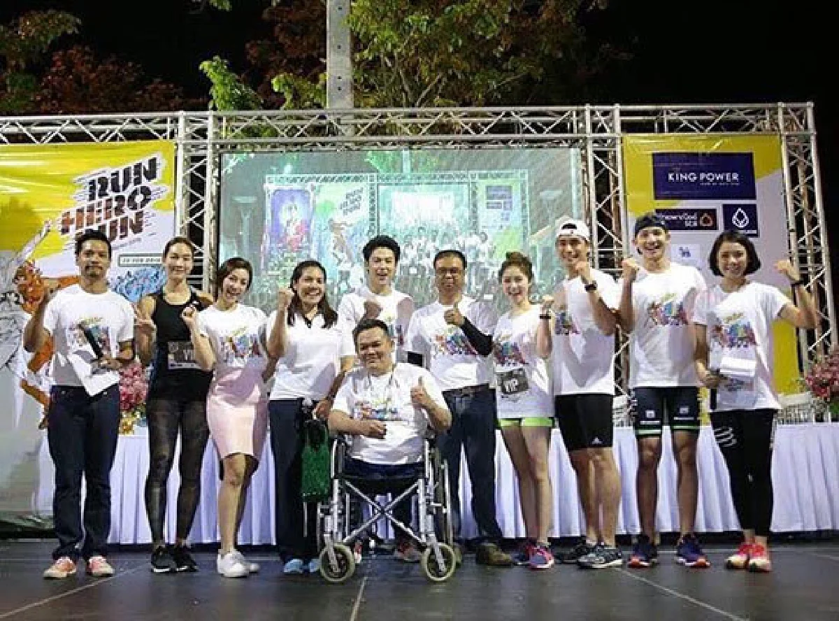 อีกหนึ่งเรื่องราวดีๆ! หมาก ปริญ ให้ทหารไร้ขาขี่หลังลงเวที
