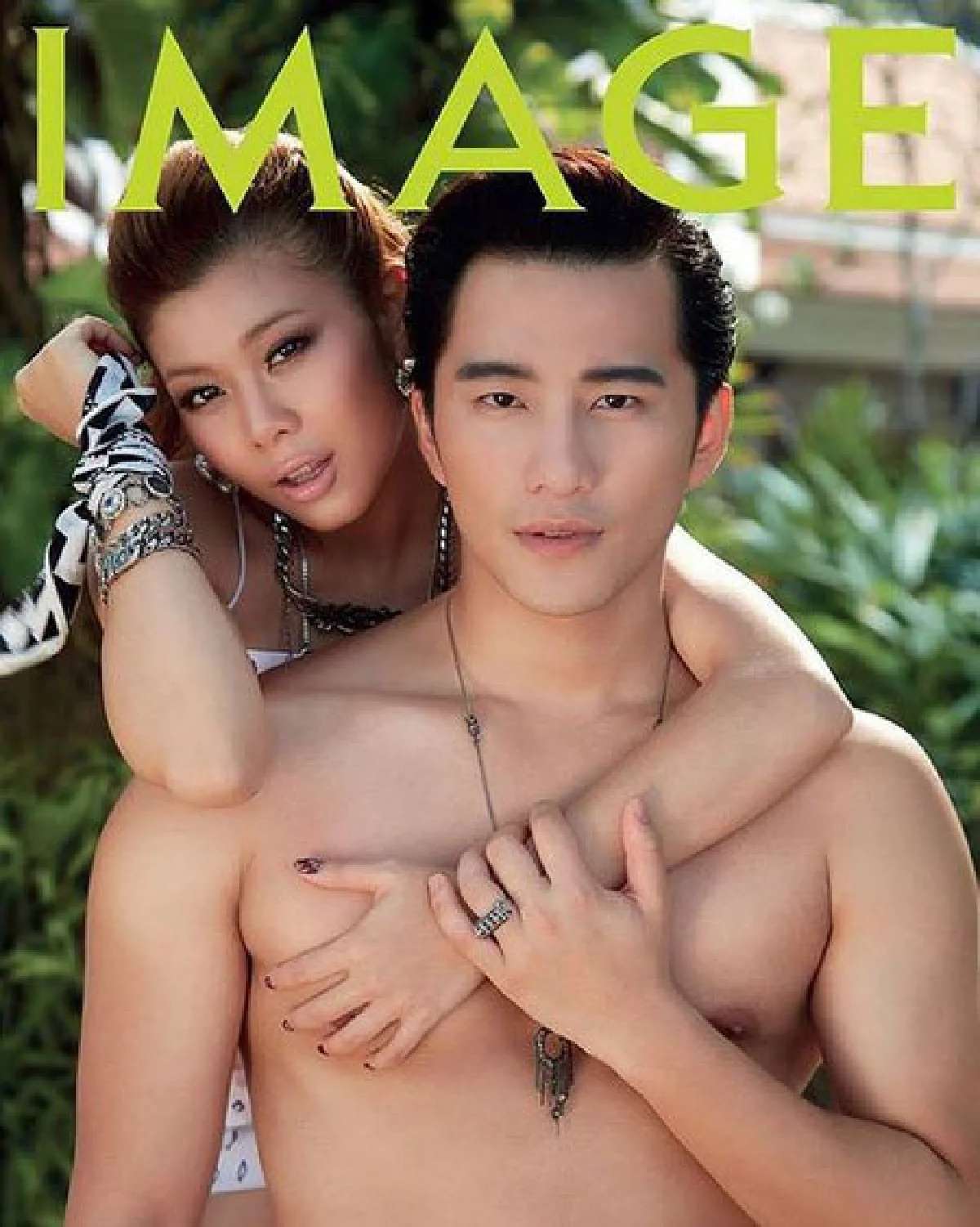 แซ่บพริกหมดสวน! กุ๊บกิ๊บ ควง บี้ เคพีเอ็น ถ่ายแบบขึ้นปก image