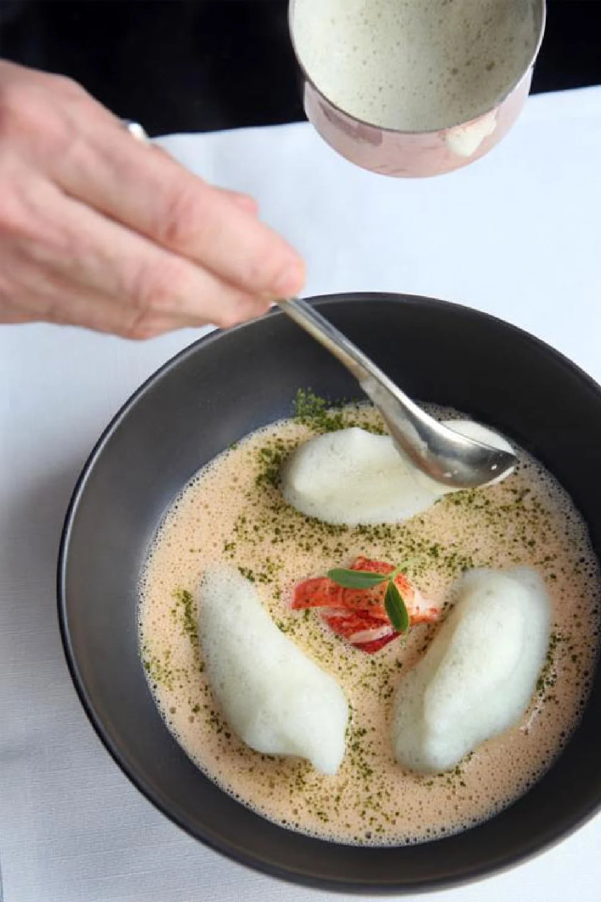 ฝรั่งเศสสวมกิโมโน เมนูใหม่ห้องอาหาร เอเลเมนท์