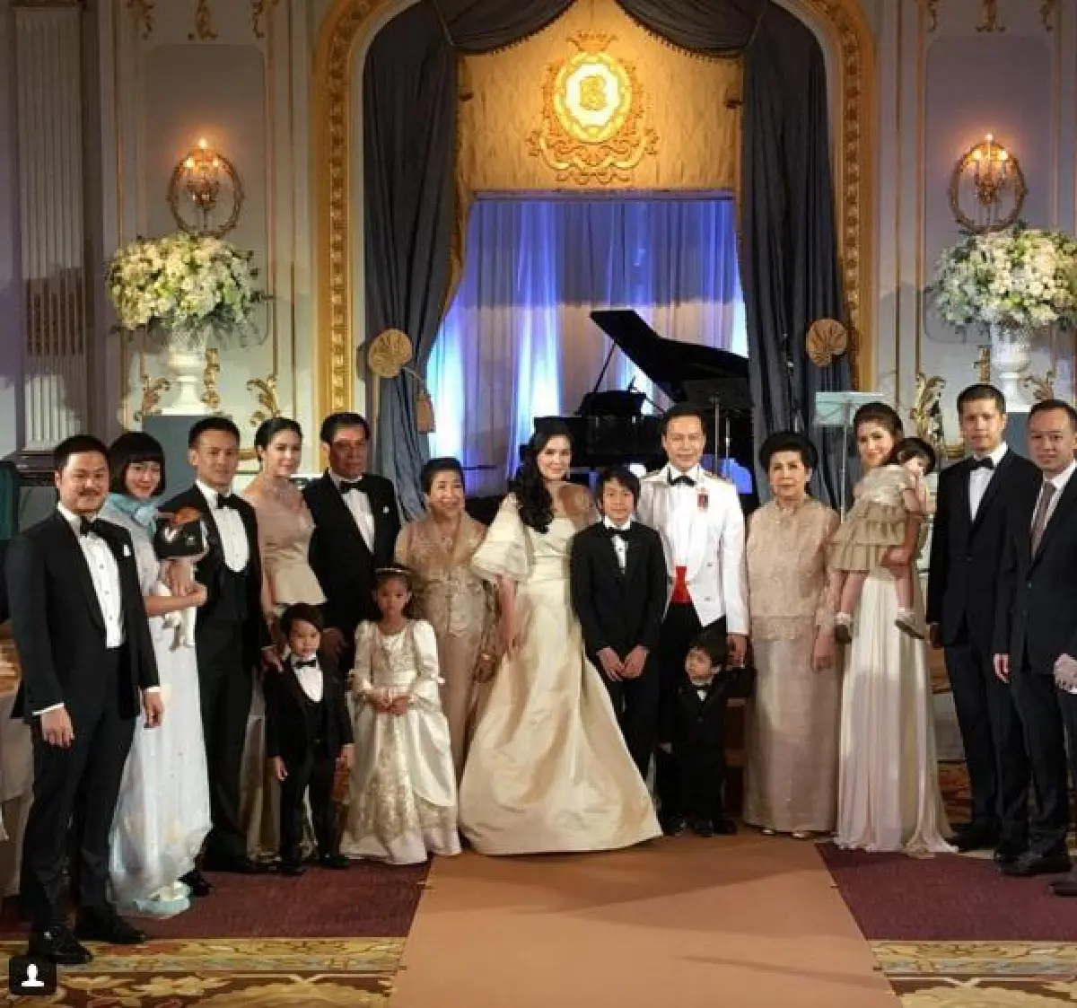 ชื่นมื่น! โบ ชญาดา-แบงค์ กฤชพล ฉลองวิวาห์สุดอบอุ่น