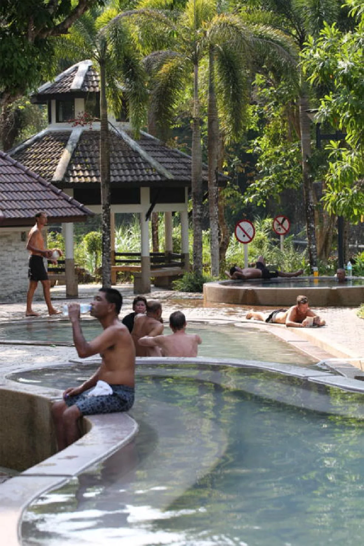 สบายตัว สบายใจ บ่อน้ำแร่ร้อน รักษะวาริน