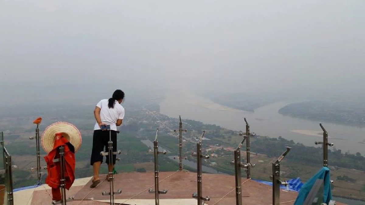 ใกล้เสร็จแล้ว! สกายวอล์คกระจกใสแห่งแรกของไทยที่หนองคาย