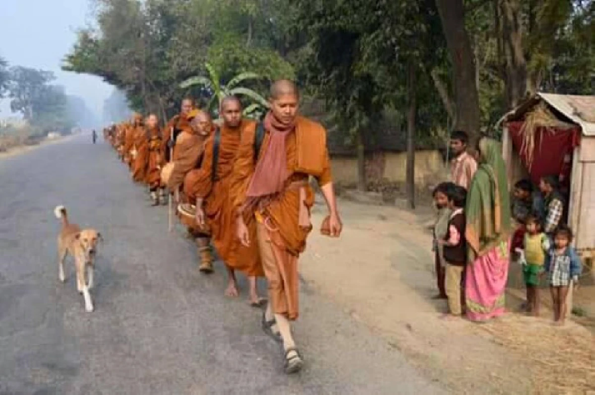 สุดซึ้ง! หมาจรจัดวิ่งตามพระธุดงค์จากอินเดีย-เนปาล 1,870 กม.