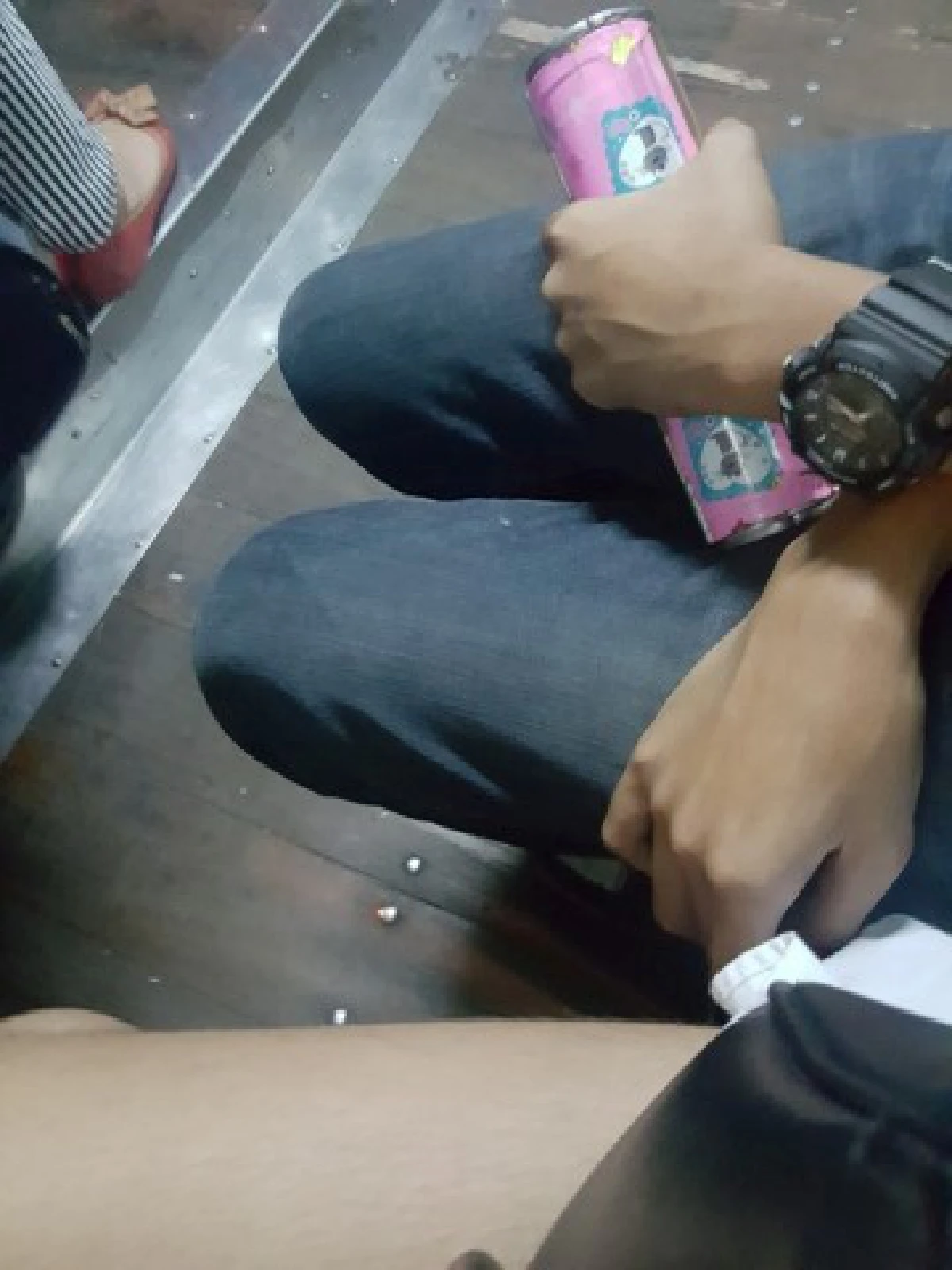 เตือนภัย!สาวโวยเจอกระเป๋ารถเมล์สาย8แต๊ะอั๋ง