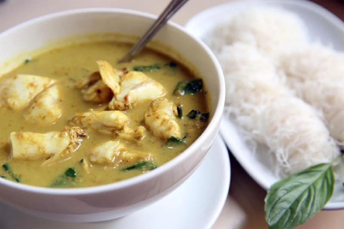 อาหารใต้รสเด็ด คั่วกลิ้ง+ผักสด