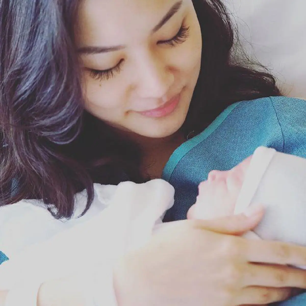 ทายาทพันล้าน! ต่าย ชุติมา คลอดลูกสาวแล้ว ตั้งชื่อ "น้องพิพิม"