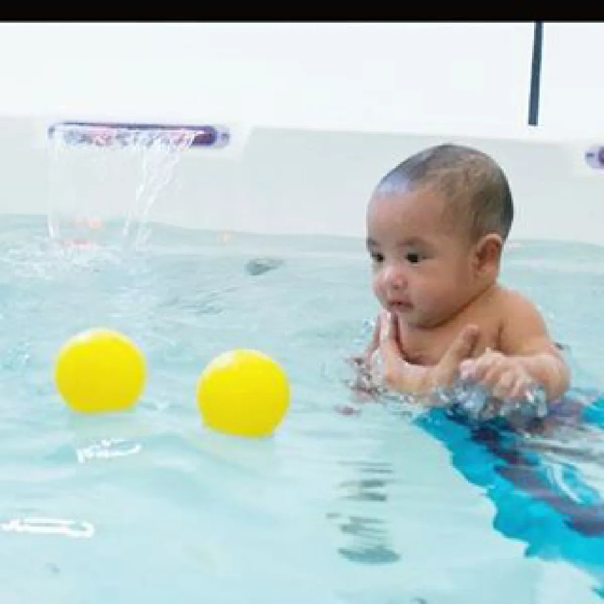 เฟี้ยวมั้ยล่ะ?! โอปอล์-หมอโอ๊ค กระเตงลูกแฝดเที่ยวนอกบ้าน