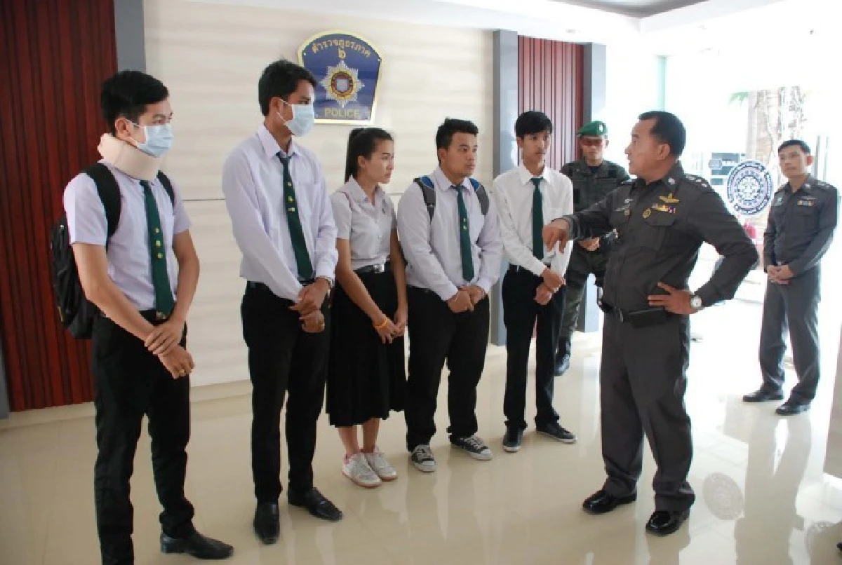 นศ.เมืองสองแควร้องผบช.ภ.6ถูกชายอ้างเป็นตำรวจทำร้าย