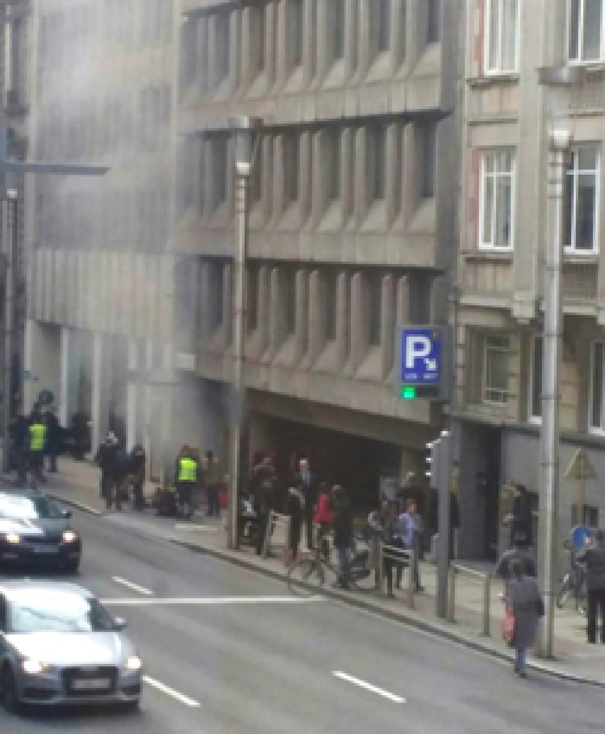 Suicide bombers identified as Brussels death toll passes 30 (Updated Wed)