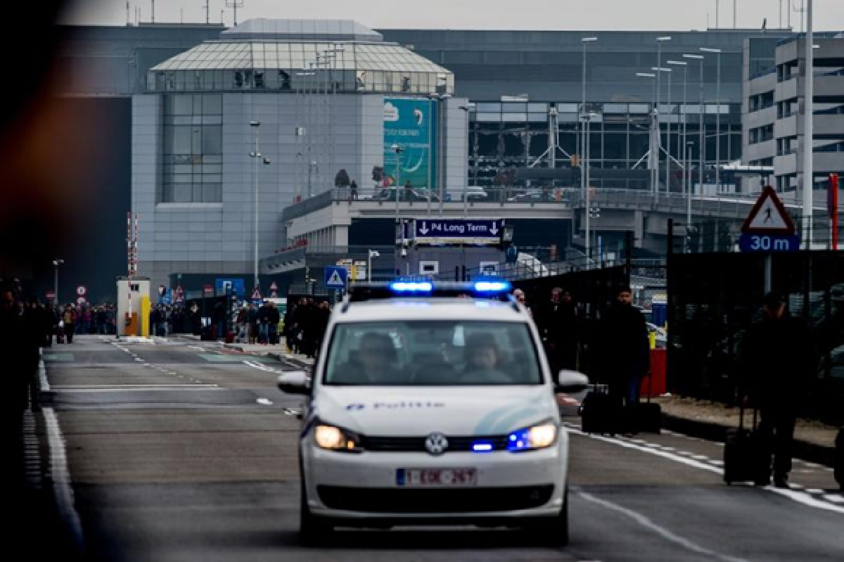 Suicide bombers identified as Brussels death toll passes 30 (Updated Wed)