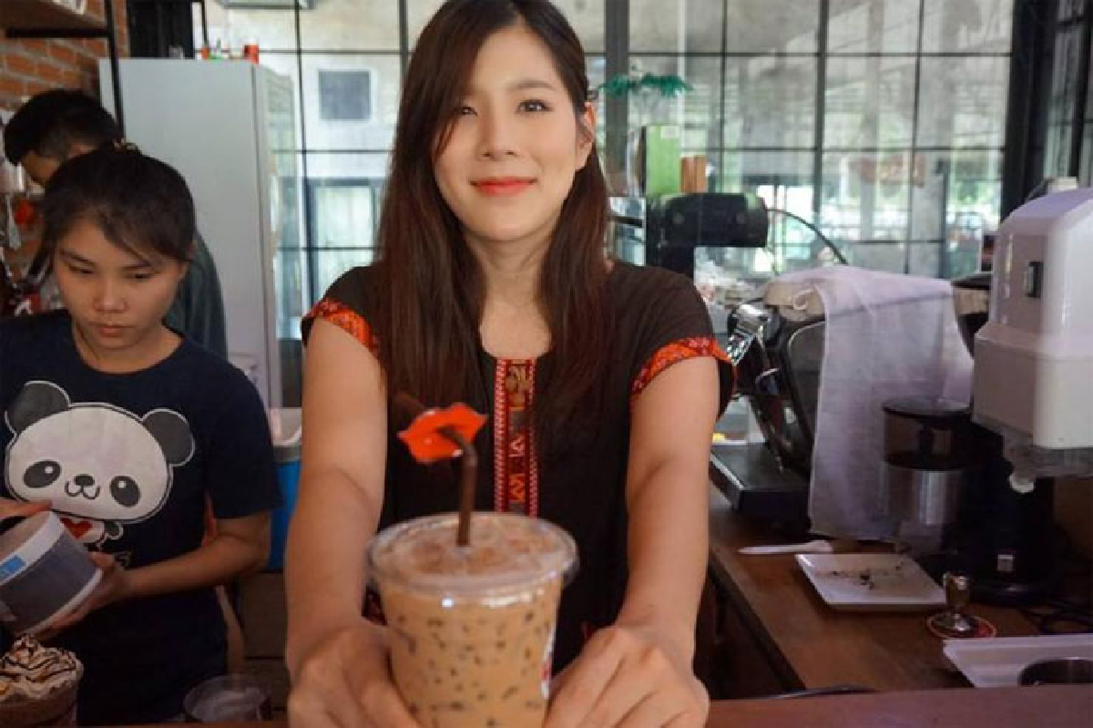 ลอนดอน คาเฟ่ ชีวิตสโลว์ไลฟ์ที่เมืองลี้ ลอนดอน คาเฟ่ ชีวิตสโลว์ไลฟ์ที่เมืองลี้