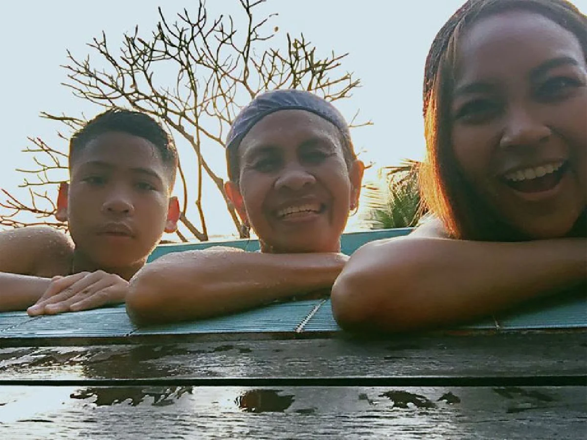 ประภาศรี สภานนท์ ครอบครัวเดินทาง