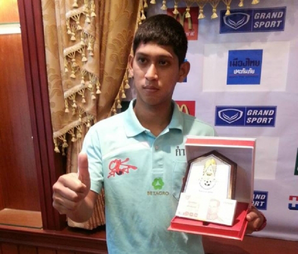 "ชัยสิทธิ์ เนตรศาสตร์" นักเตะสู้ชีวิต