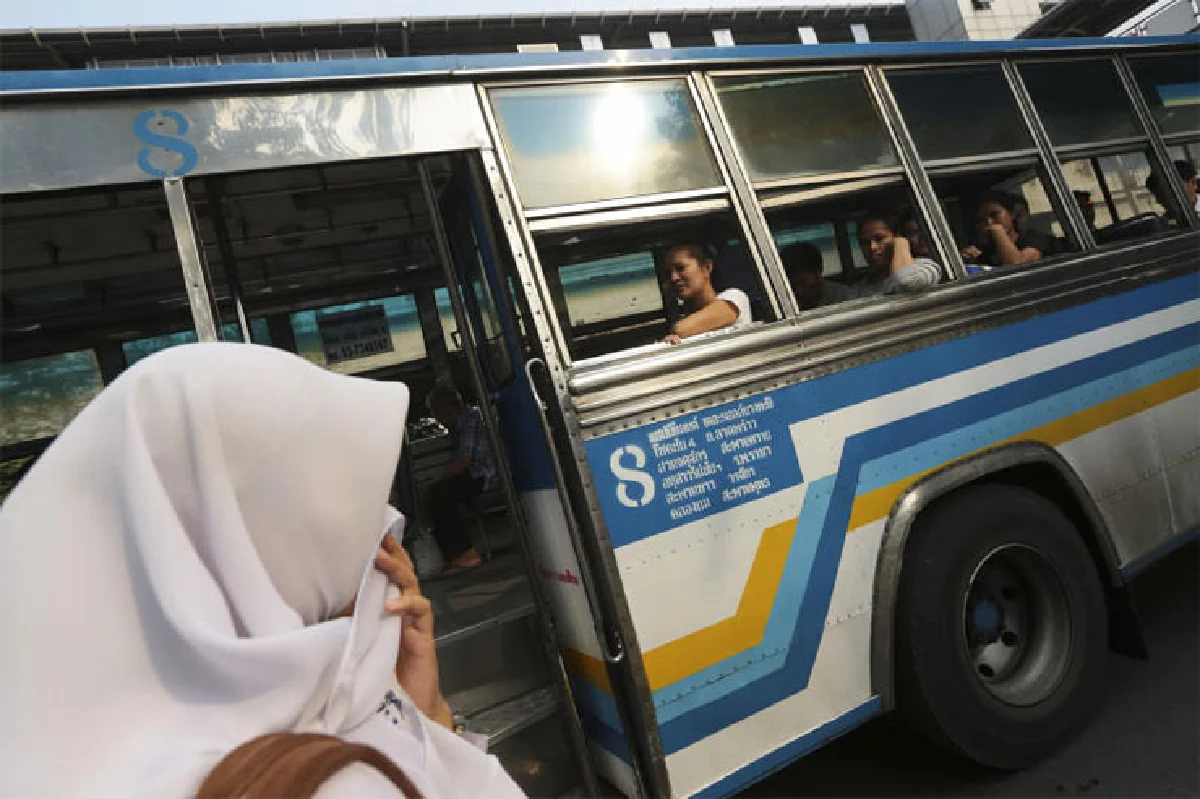 ชีวิตไม่ได้แขวนไว้บนเส้นด้าย