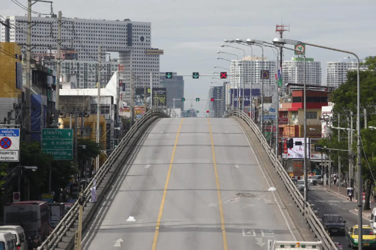 "ห้ามมอเตอร์ไซค์ขึ้นสะพาน-ลงอุโมงค์" ... ถึงเวลาออกแบบถนนที่ใช้ร่วมกันได้