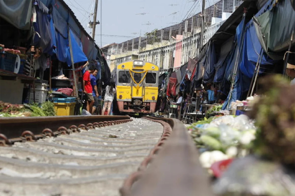 ชีวิตไม่ได้แขวนไว้บนเส้นด้าย