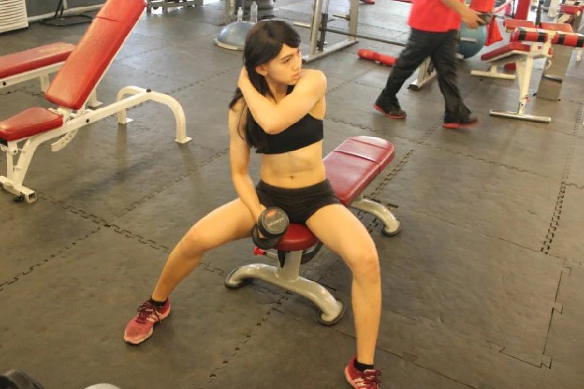 ตะลึง!สาววัย19นักกีฬาเพาะกายหน้าหวานหุ่นฟิต