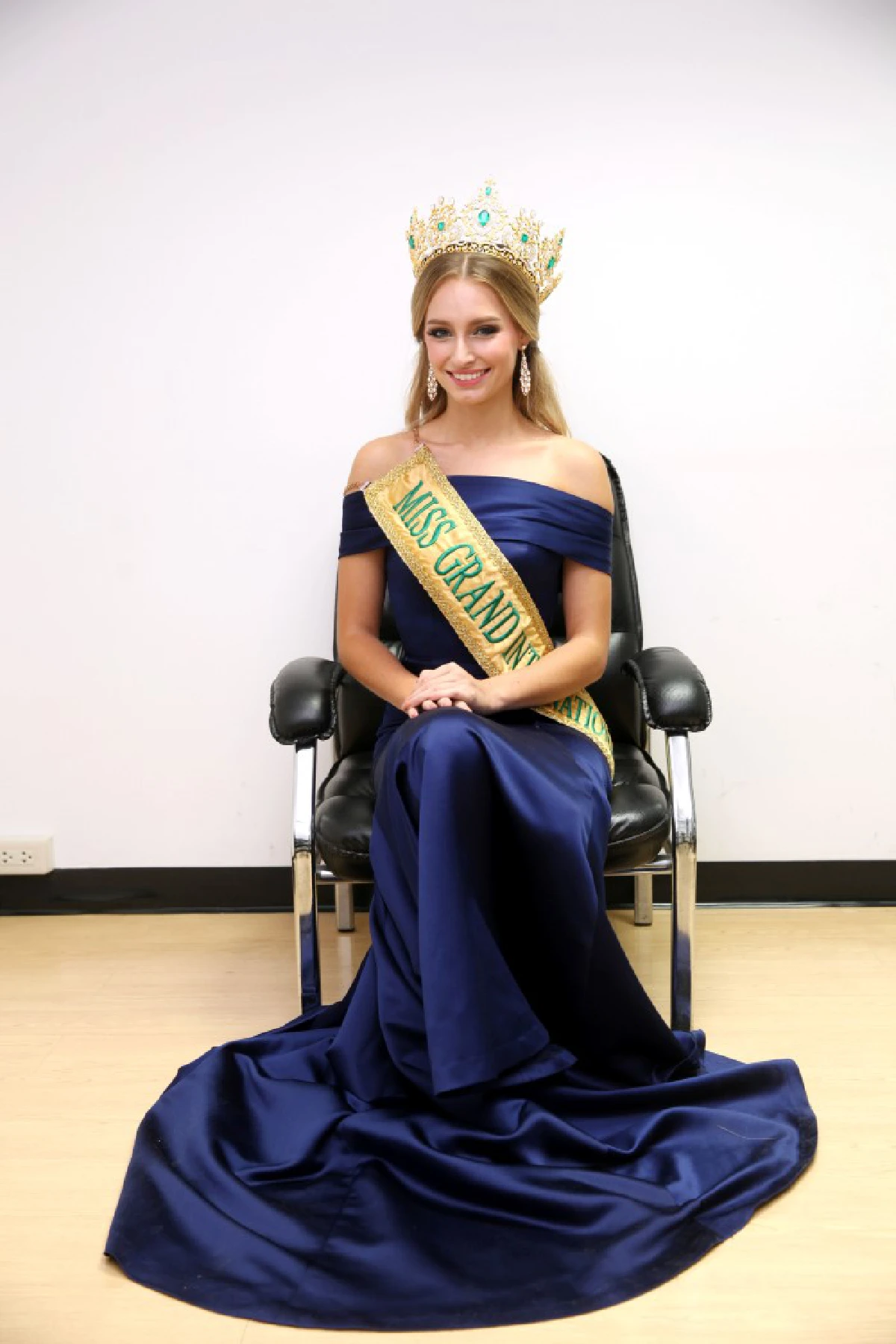 เปิดใจ "แคลร์ อลิซาเบท ปาร์คเกอร์" มิสแกรนด์อินเตอร์ฯ คนใหม่ล่าสุด (ชมภาพชุด)