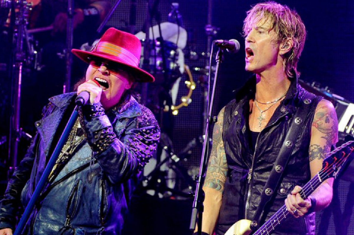 อดีตสมาชิก Guns N' Roses หวนโชว์สดครั้งแรกรอบ 23 ปี อดีตสมาชิก Guns N' Roses หวนโชว์สดครั้งแรกรอบ 23 ปี