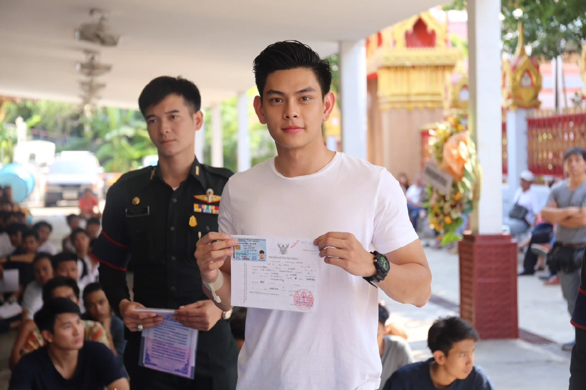 เอี๊ยง สิทธา ยืดอกรับใช้ชาติ! สมัครเป็นทหารอีกคนแล้ว