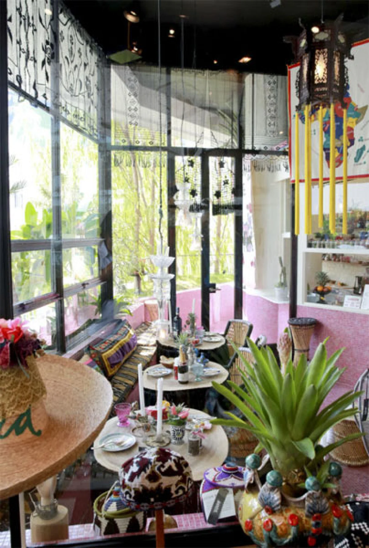 เลิฟบาร์ บาย โซดา คาเฟ่ลับที่เกิดจากความรัก